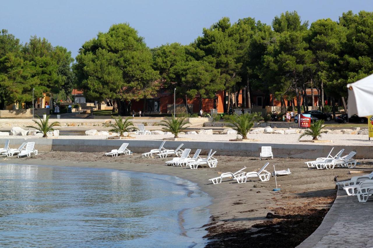 Apartments With A Parking Space Umag - 7094 Exterior foto