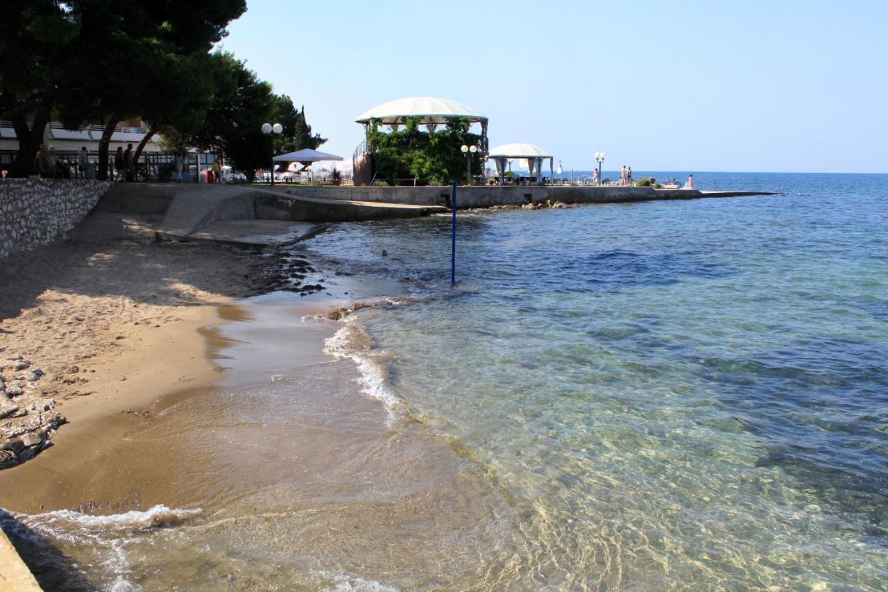 Apartments With A Parking Space Umag - 7094 Exterior foto