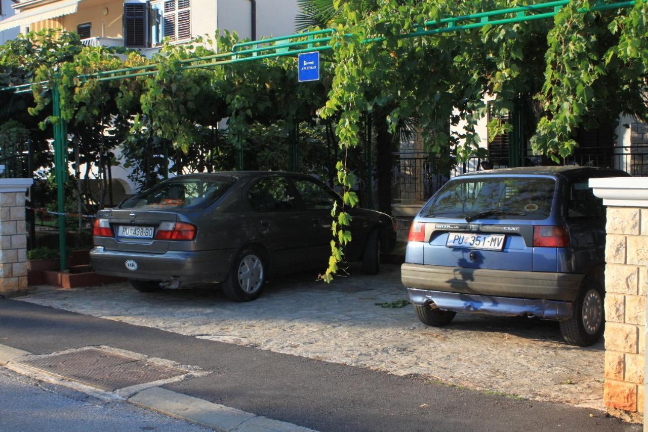 Apartments With A Parking Space Umag - 7094 Exterior foto