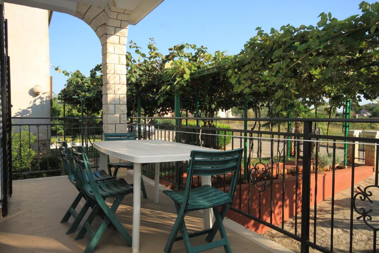 Apartments With A Parking Space Umag - 7094 Exterior foto