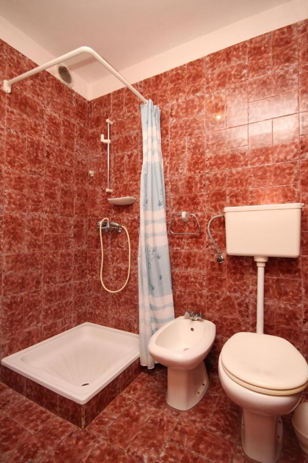 Apartments With A Parking Space Umag - 7094 Exterior foto
