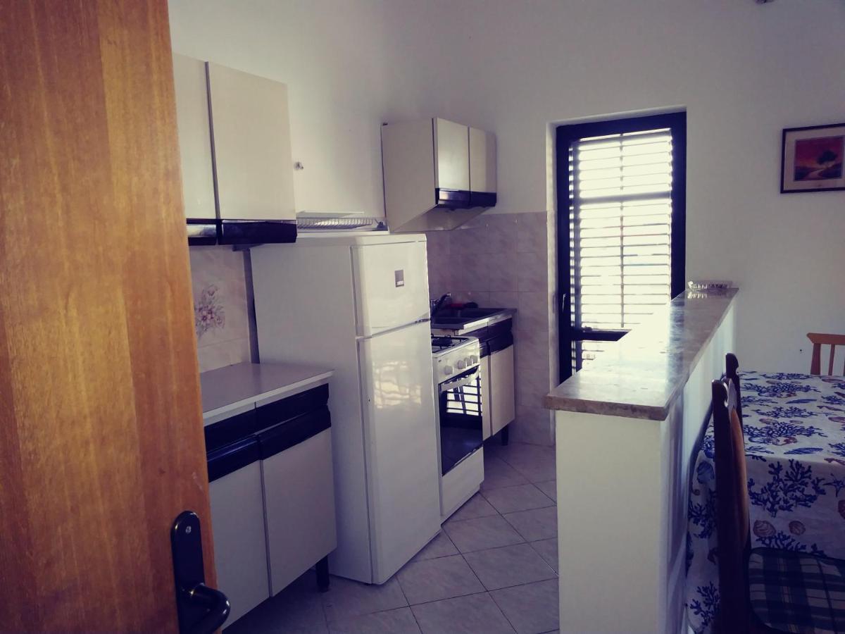 Apartments With A Parking Space Umag - 7094 Exterior foto