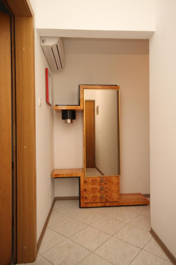 Apartments With A Parking Space Umag - 7094 Exterior foto